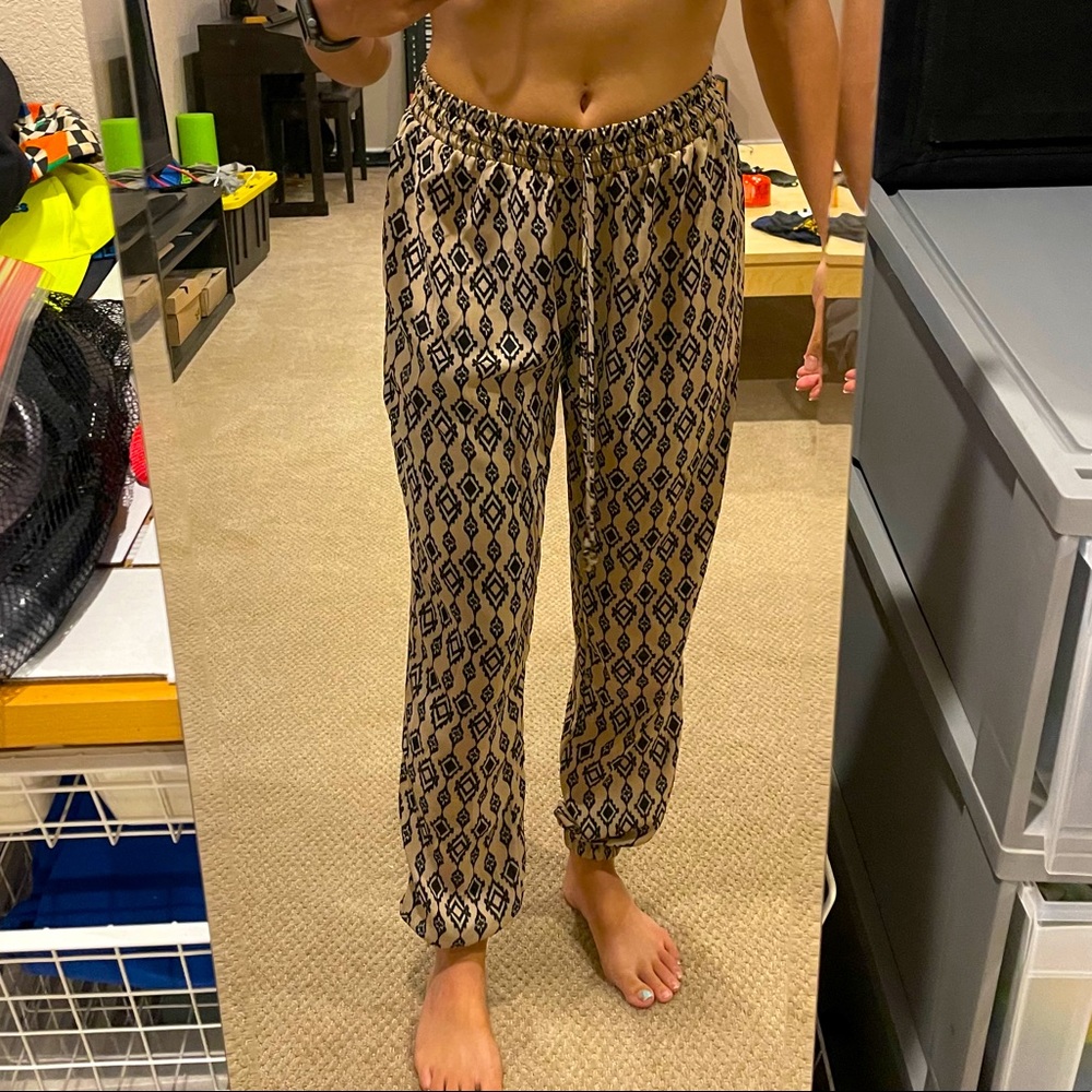 Persaya Tribal Print Flow Pant